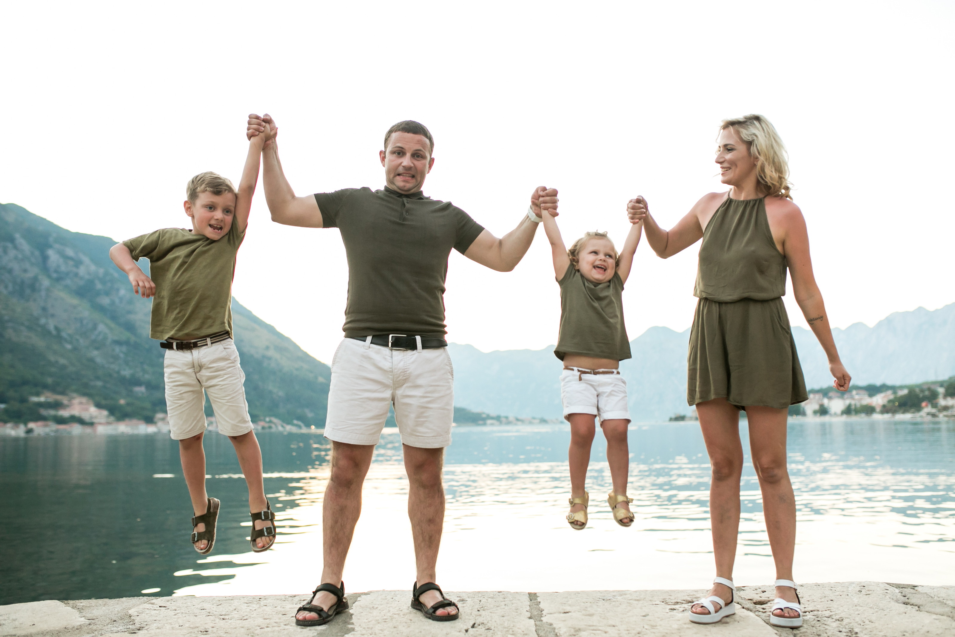 greece golden visa family residency benefits